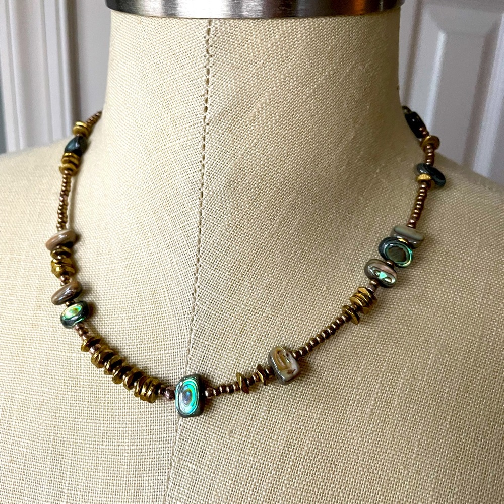 Shell bronze necklace